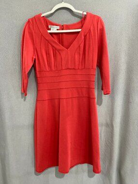Kay Unger New York Red V-Neck Knit Dress Size 6 Fit & Flare 3/4 Sleeve